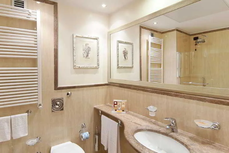 Room, Windsor, Milan