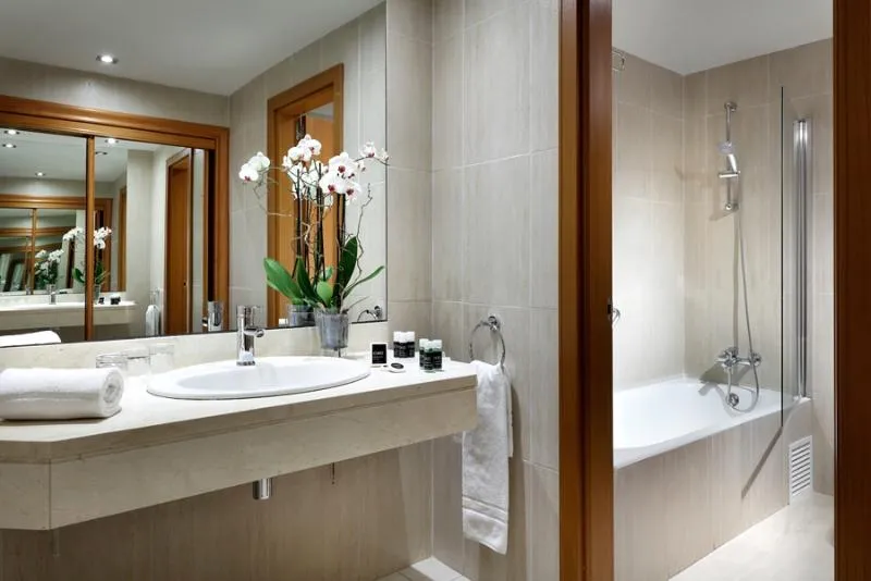 Double or Twin BASIC Room, Exe Rey Don Jaime, Valencia