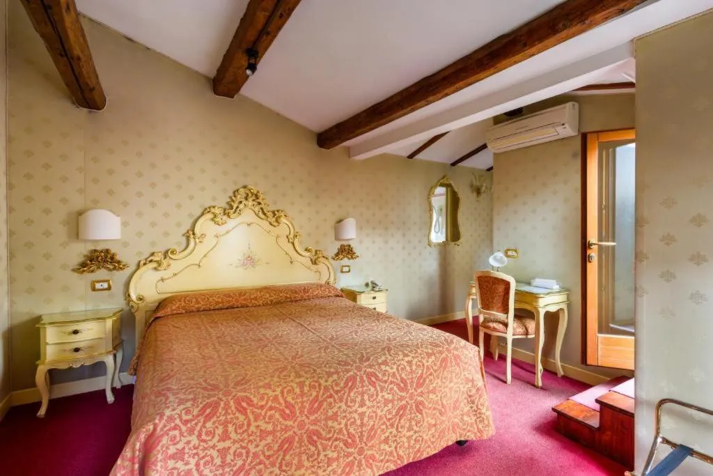 Double or Twin CLASSIC Room, Locanda Al Leon, Venice