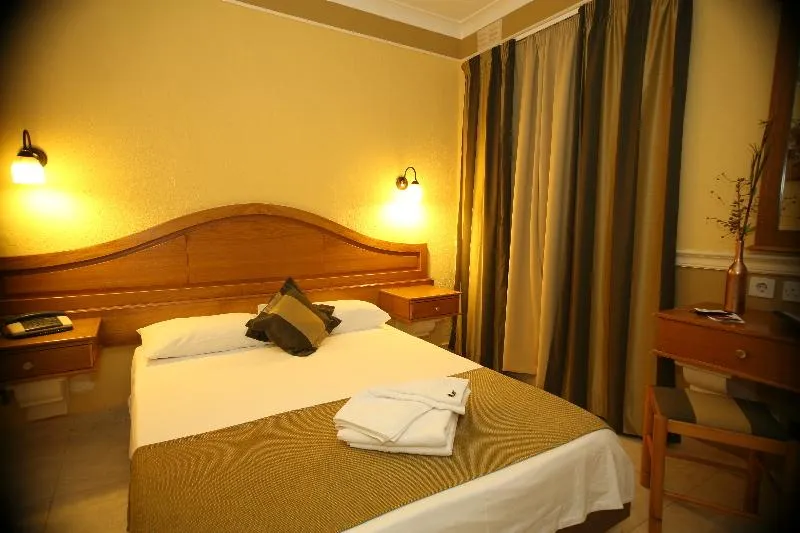 FAMILY ROOM ONE BED Room, Soreda Hotel, Malta