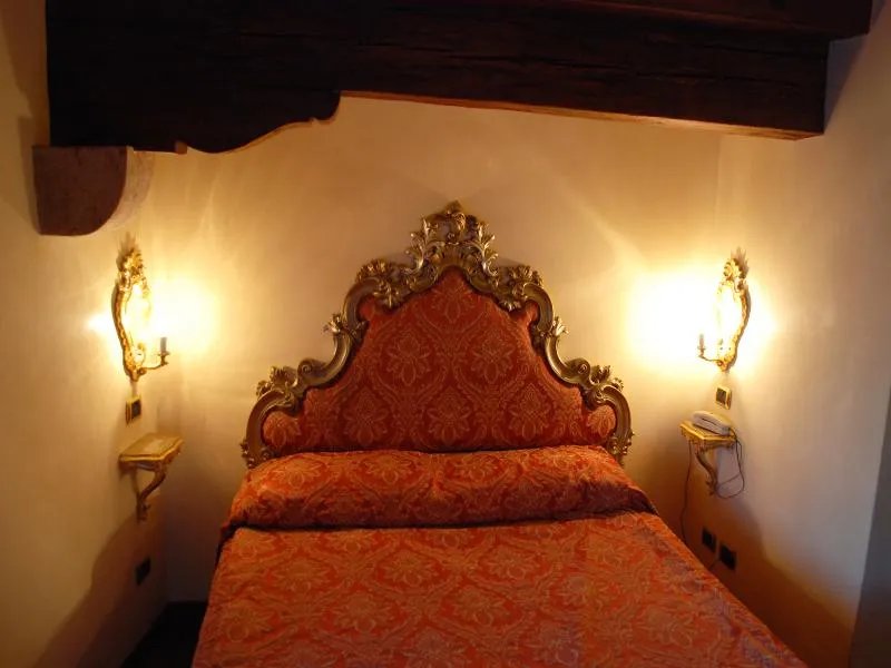 Room, Vecellio, Venice