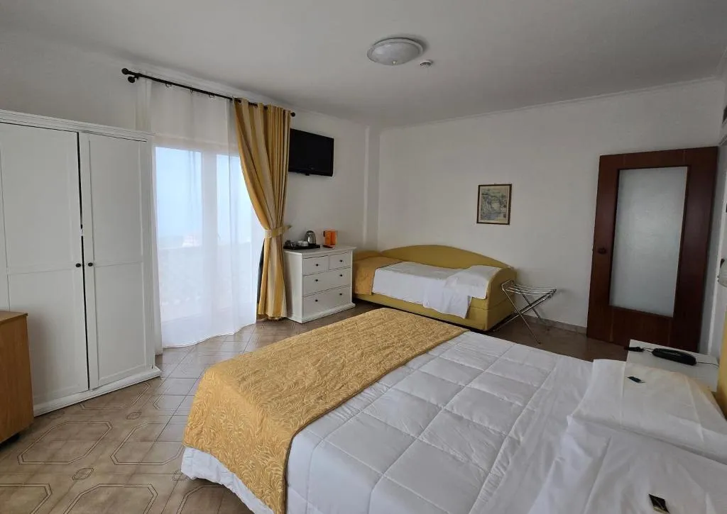 QUADRUPLE SEA VIEW Room, Il Nido, Naples