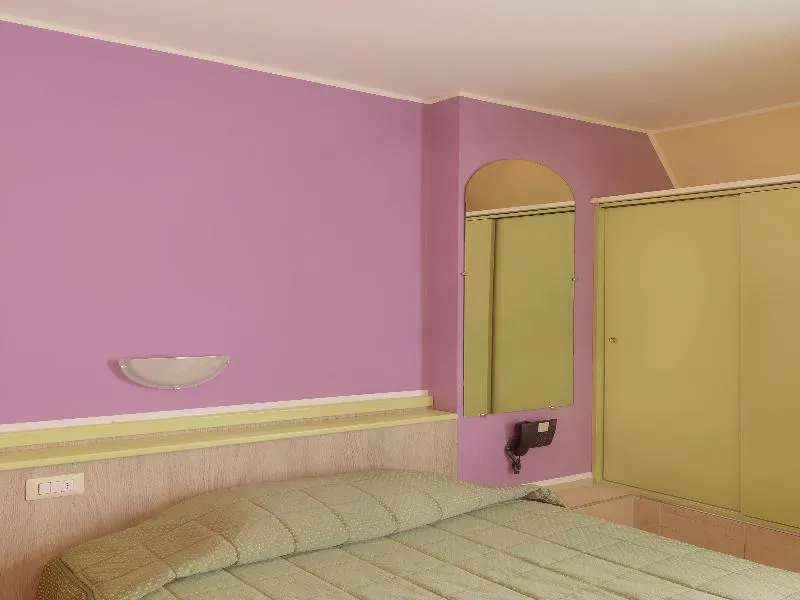 Room, Arco Romana, Milan