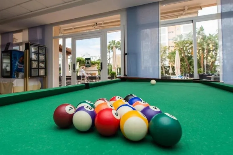 Sports and Entertainment, Oleander, Majorca