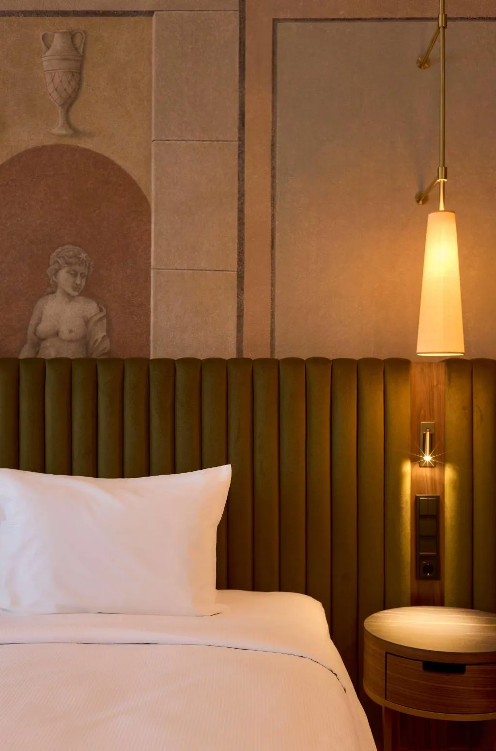 DOUBLE TWO DOUBLE BEDS Room, Hotel Saski Krakow, Curio collection by Hilton, Krakow