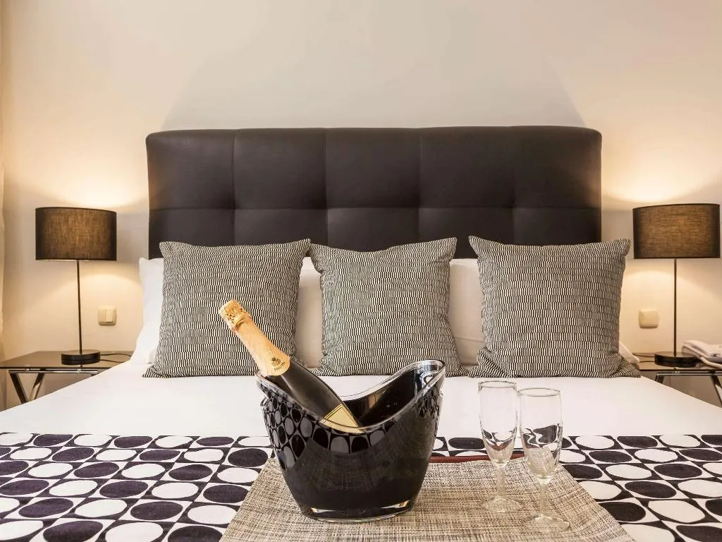 SUITE STANDARD Room, Mercure Lisboa Hotel, Lisbon