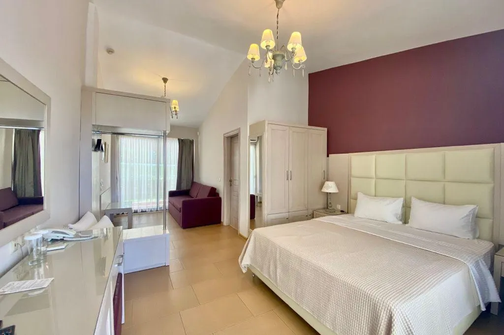 Double or Twin DELUXE Room, Greek Pride Cronwell Rahoni, Thessaloniki