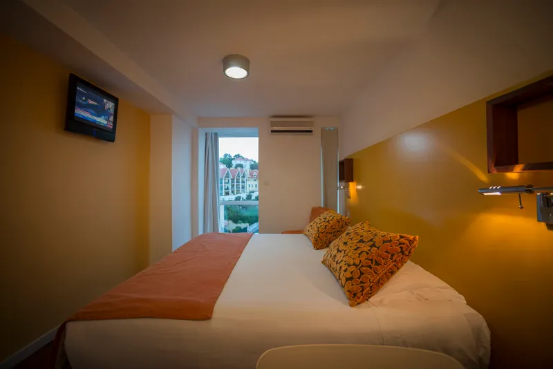 SINGLE STANDARD Room, Saboia, Lisbon