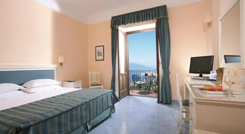 TRIPLE SEA VIEW Room, Hotel Jaccarino, Naples