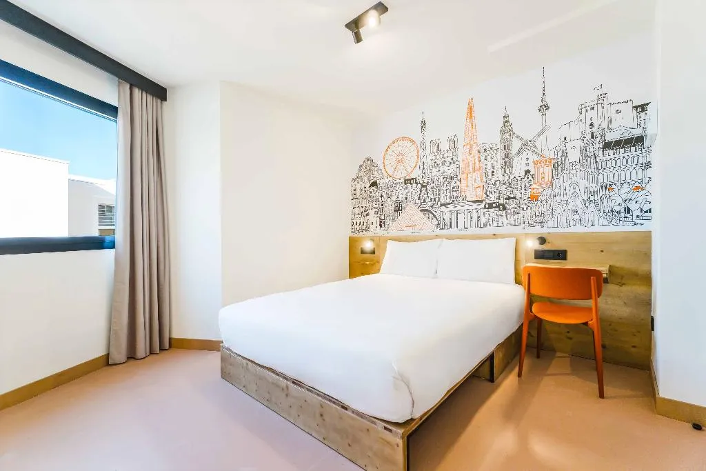 DOUBLE Accessible Room, easyHotel Alicante Centro, Costa Blanca