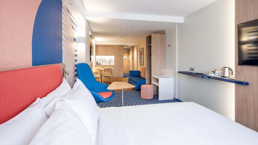 Double or Twin PREMIUM Room, Holiday Inn Express Lisbon Principe Real, by IHG, Lisbon