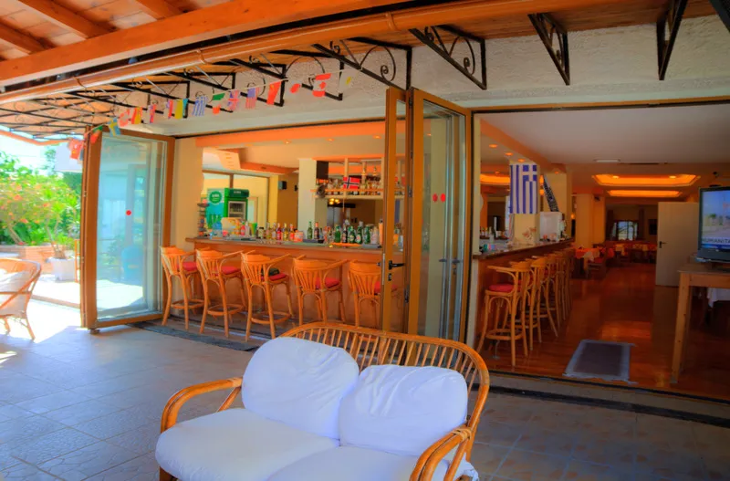 Bar, Louvre, Corfu