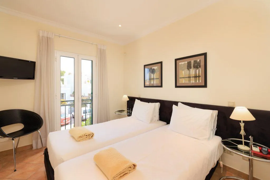TOWNHOME SUPERIOR THREE BEDROOMS Room, Vale Do Lobo Resort, Algarve