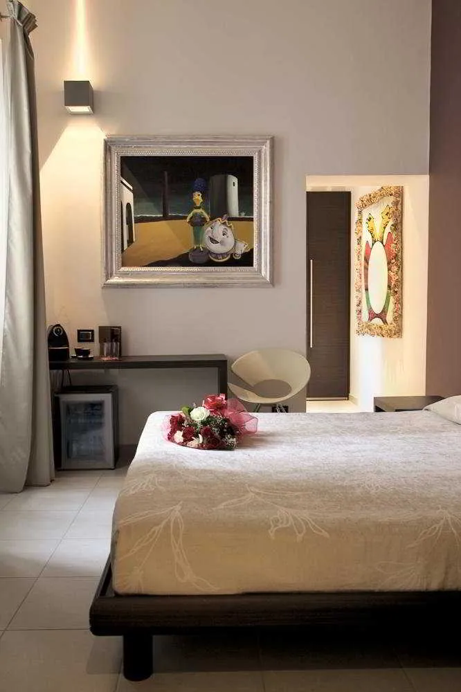 Room, Chroma Dyo, Naples