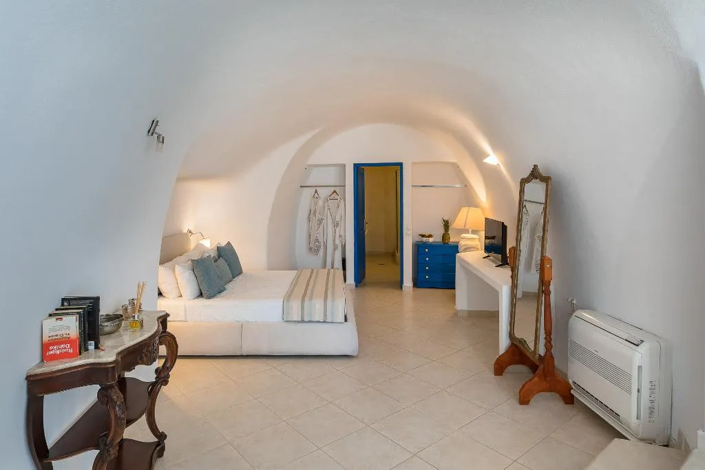 SUITE HONEYMOON Room, Zannos Melathron Hotel By Omilos Hotels, Santorini
