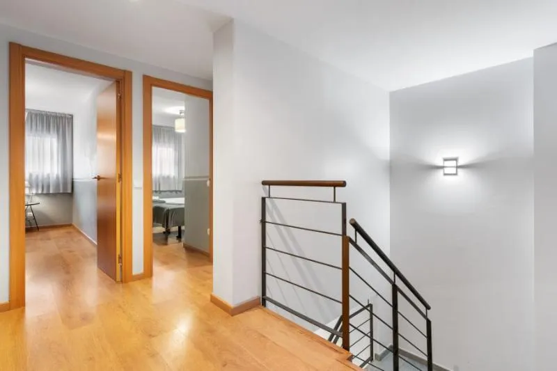 APARTMENT CAPACITY 8 FOUR BEDROOMS Room, Sensation Authentic Gracia, Barcelona