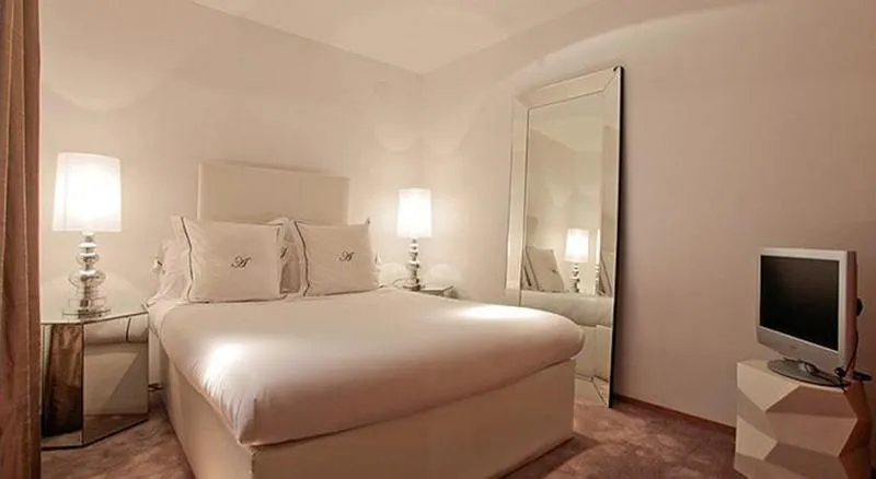 APARTMENT CAPACITY 4 Room, AB Design Suites  Madrid, Madrid