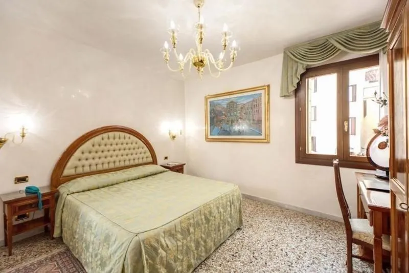 DOUBLE STANDARD Room, Antica Casa Carettoni, Venice