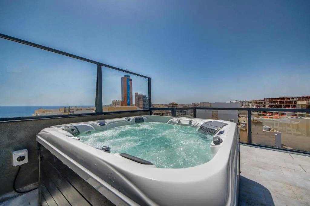 Double or Twin DELUXE TWO BEDS Room, Ikyk Hotel Ik Collection, Malta