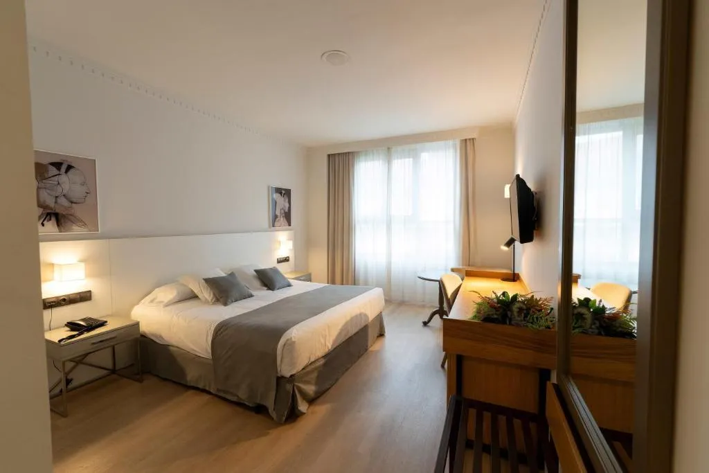 DOUBLE SINGLE USE CLUB Room, Silken Antequera Hills, Andalucia