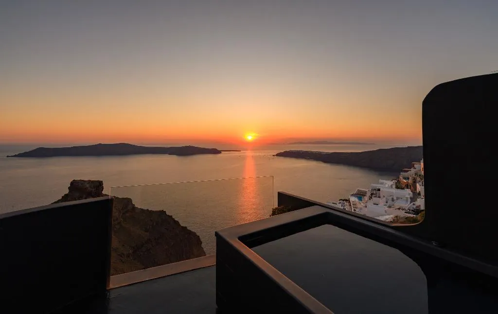 SUITE HONEYMOON Room, Kivotos Santorini, Santorini