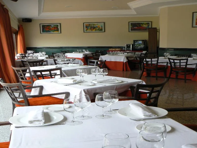 Restaurant, Dos Castillas, Madrid