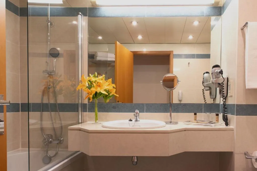 Double or Twin STANDARD Room, SANA Metropolitan, Lisbon