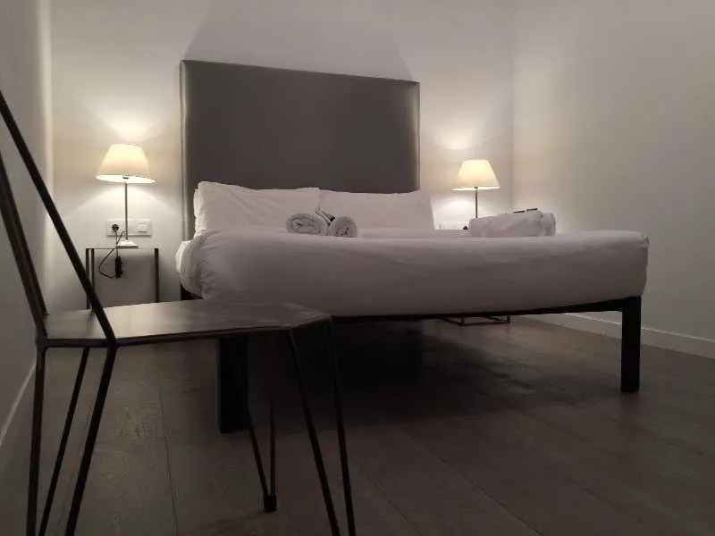 Room, 5 Barcelona Apartments, Barcelona