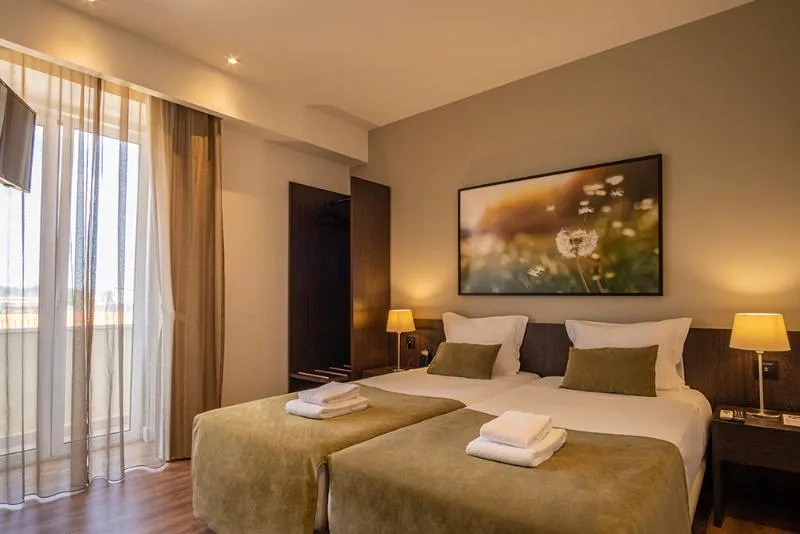 TWIN BASIC Room, Riversuites, Porto
