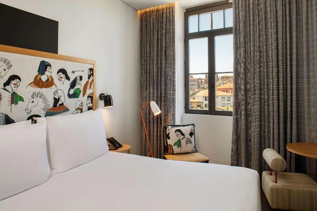 Room, Se Catedral Hotel Porto, Tapestry Collection by Hi, Porto