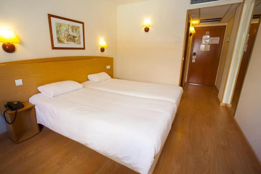 DOUBLE STANDARD Room, Travelodge Alicante Puerto, Costa Blanca