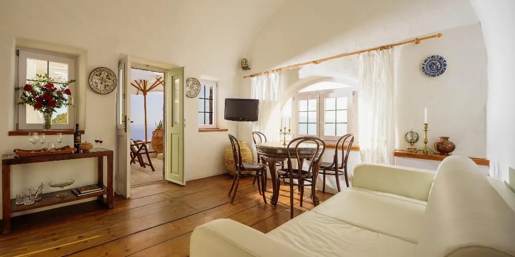 SUITE HONEYMOON Room, Fanari Villas, Santorini