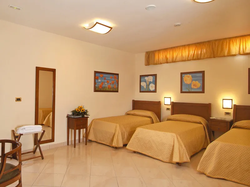 TRIPLE STANDARD Room, Buono, Naples