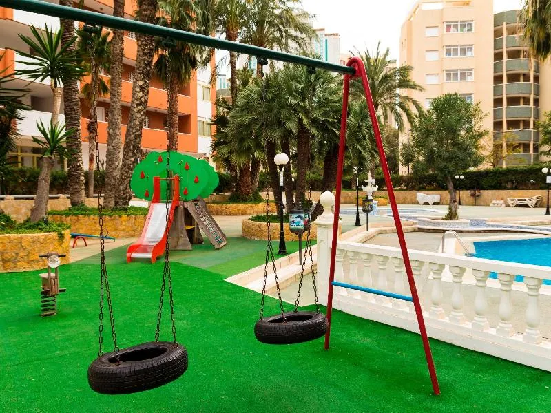 Sports and Entertainment, Alone, Costa Blanca