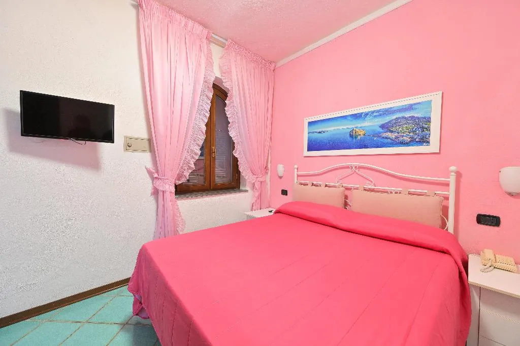 FAMILY ROOM TWO BEDROOMS ONE BATHROOM Room, Hotel Annabelle, Naples