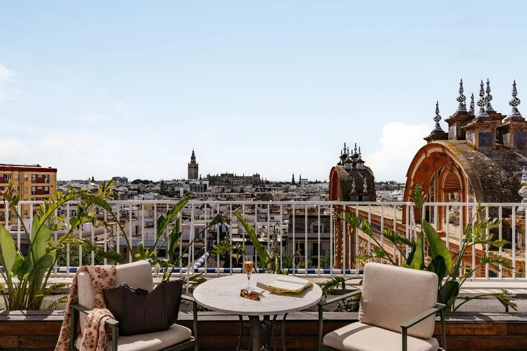 Room, Hotel Colón Gran Meliá, Seville