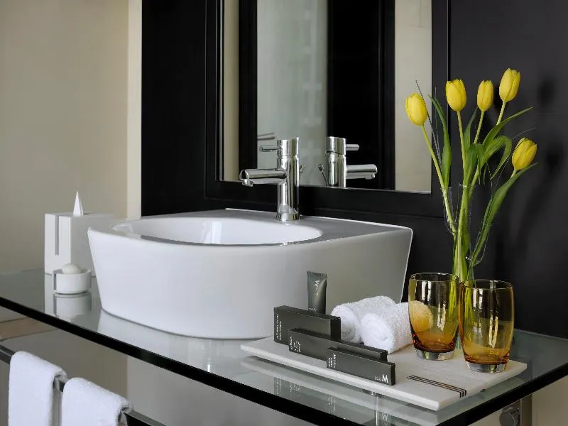 Double or Twin SUPERIOR Room, Movenpick Hotel Jumeirah Lakes Towers, Dubai