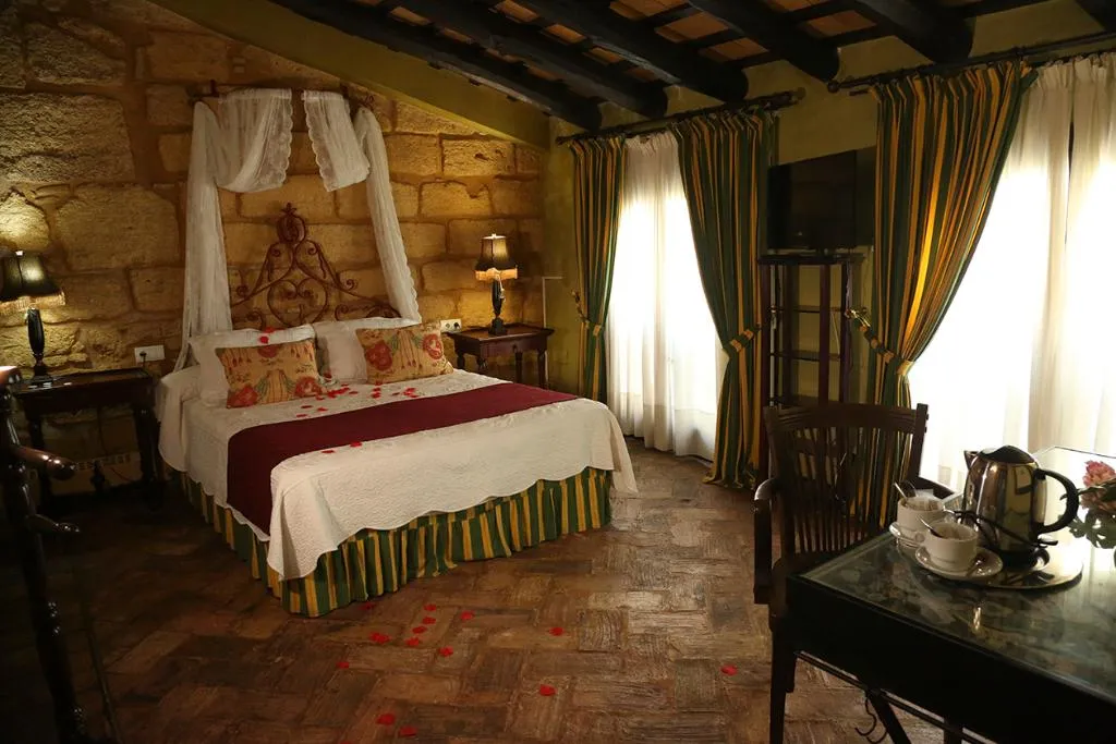 Room, La Casona de Calderon, Seville