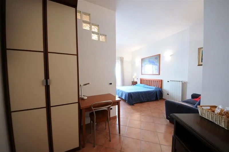 Room, Re di Roma Bed & Breakfast, Naples