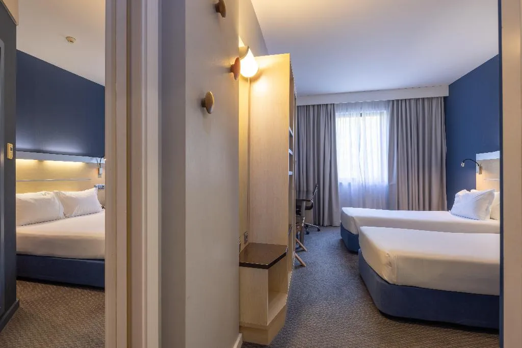 Room THREE BEDS Room, Holiday Inn Express Porto Exponor, Porto