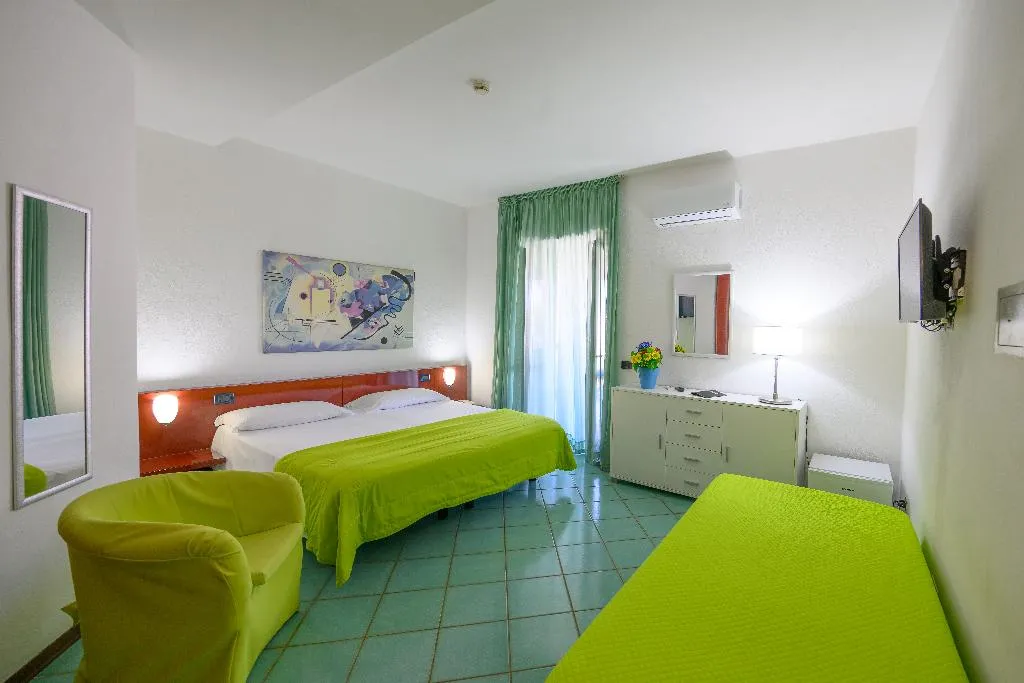 TRIPLE SUPERIOR Room, Hotel Annabelle, Naples