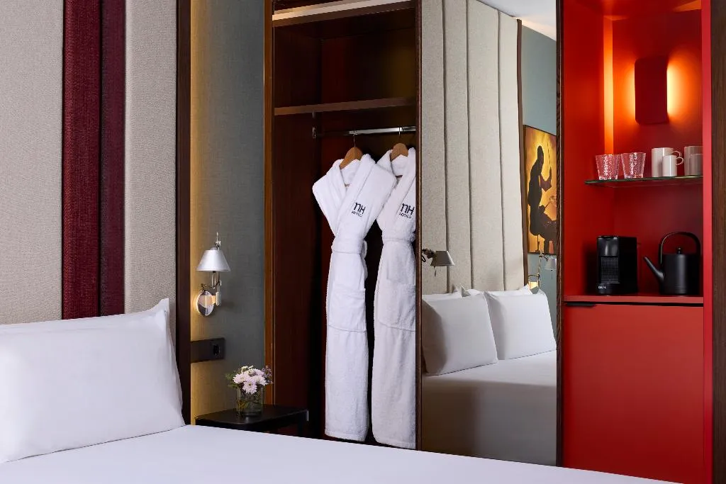 DOUBLE SUPERIOR Room, NH Barcelona Diagonal Poblenou, Barcelona