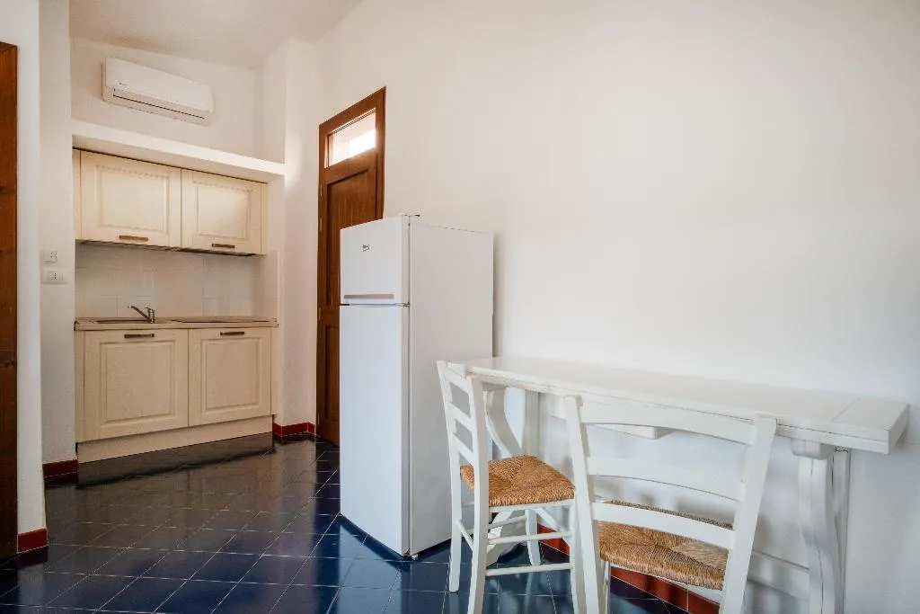 STUDIO CLASSIC Room, Hotiday Punta Sardegna, Olbia