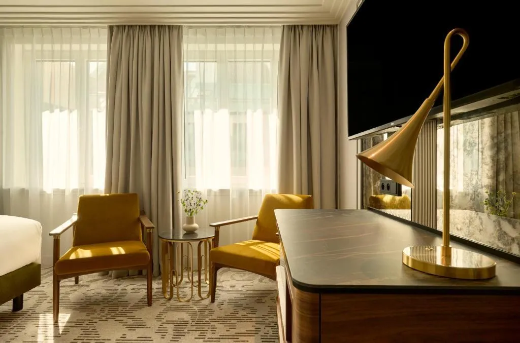 DOUBLE TWO DOUBLE BEDS Room, Hotel Saski Krakow, Curio collection by Hilton, Krakow