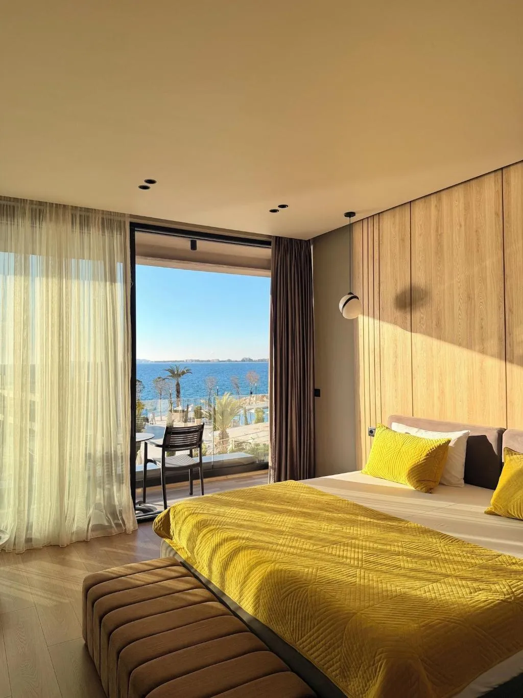 Room, Esbjerg Hotel, Kavaje