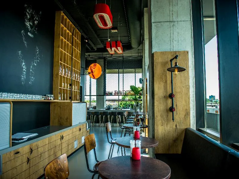 Bar, Leonardo Hotel Groningen Stadspark, Amsterdam