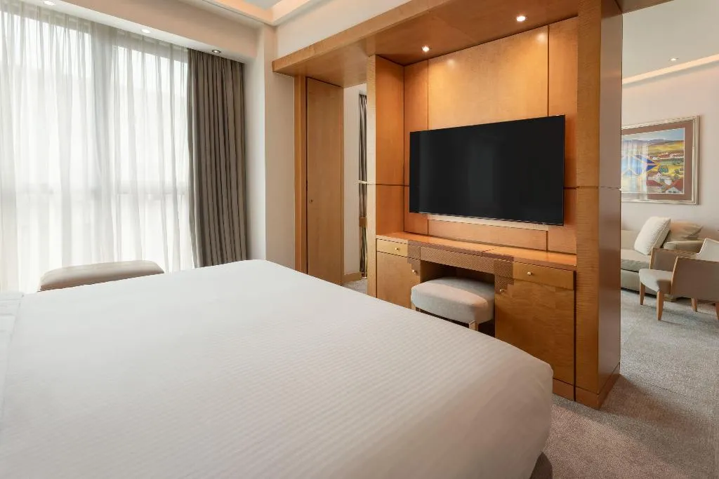 JUNIOR SUITE EXECUTIVE Room, Melia Athens, Athens