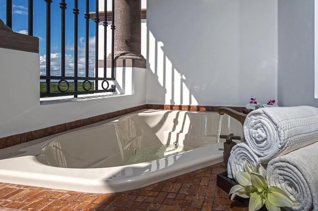 JUNIOR SUITE TWO DOUBLE BEDS Room, Holiday Inn Club Vacations Grand Residences All In, Cancun Area