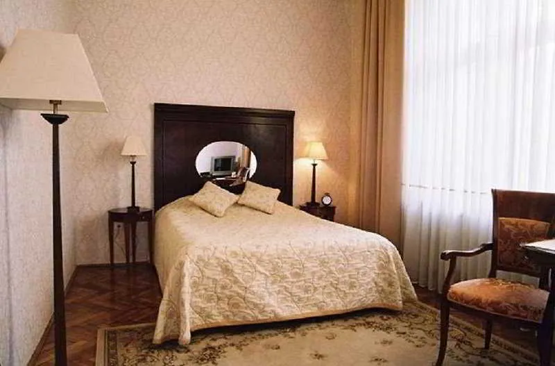 SINGLE STANDARD Room, Ostoya Palace, Krakow