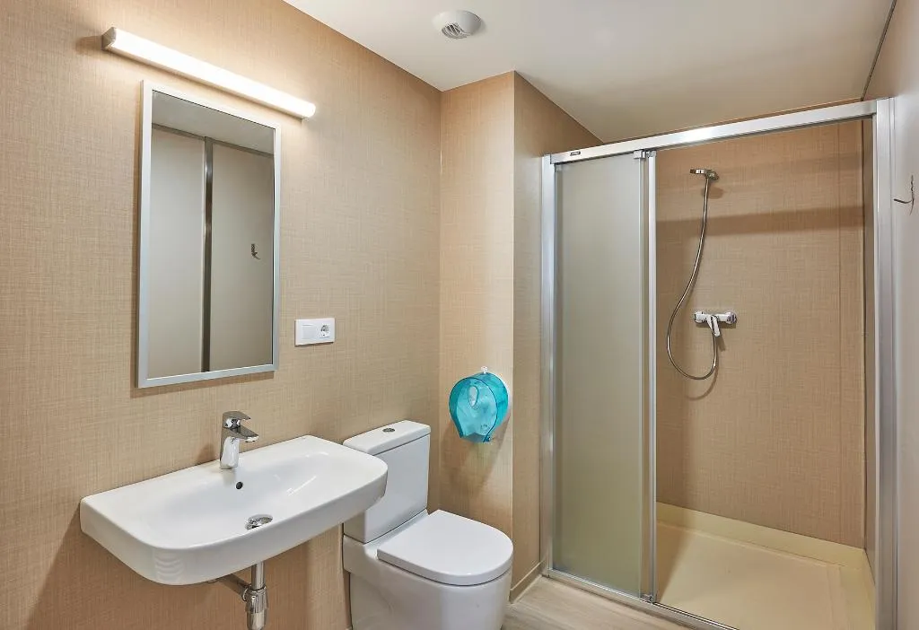 FAMILY ROOM CAPACITY 6 Room, Alberg Abat Oliba, Barcelona